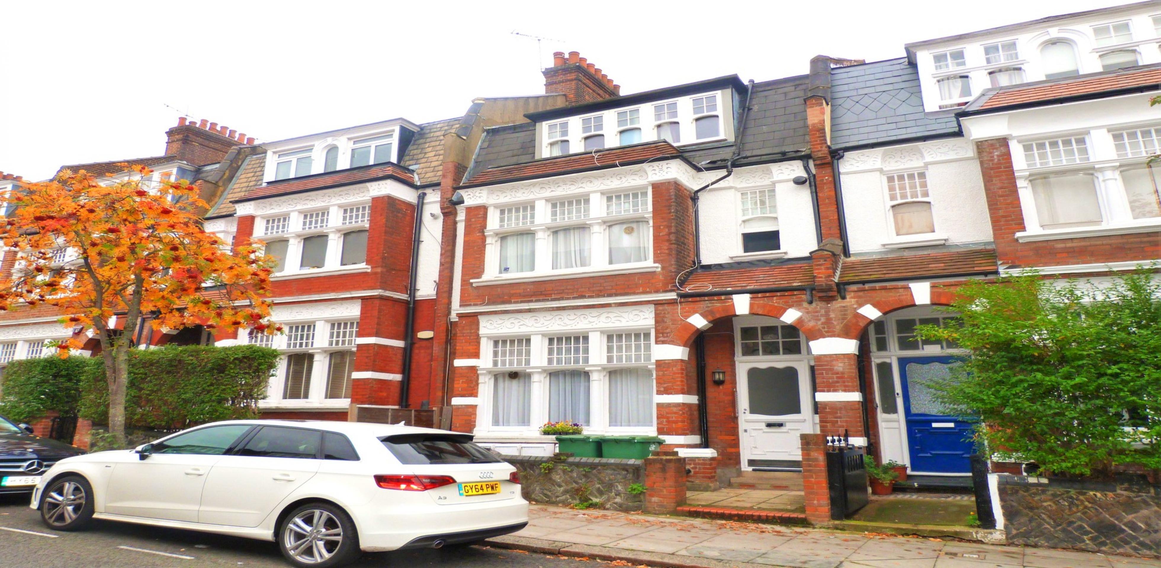 			NEW INSTRUCTION, Studio Apartment, 1 bath, 1 reception Studio			 Glenmore Road, BELSIZE PARK NW3